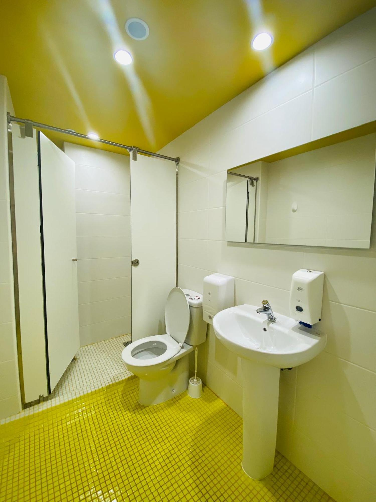 We Street Hostel - El Arenal-Albergue Juvenil 엘아레날 외부 사진